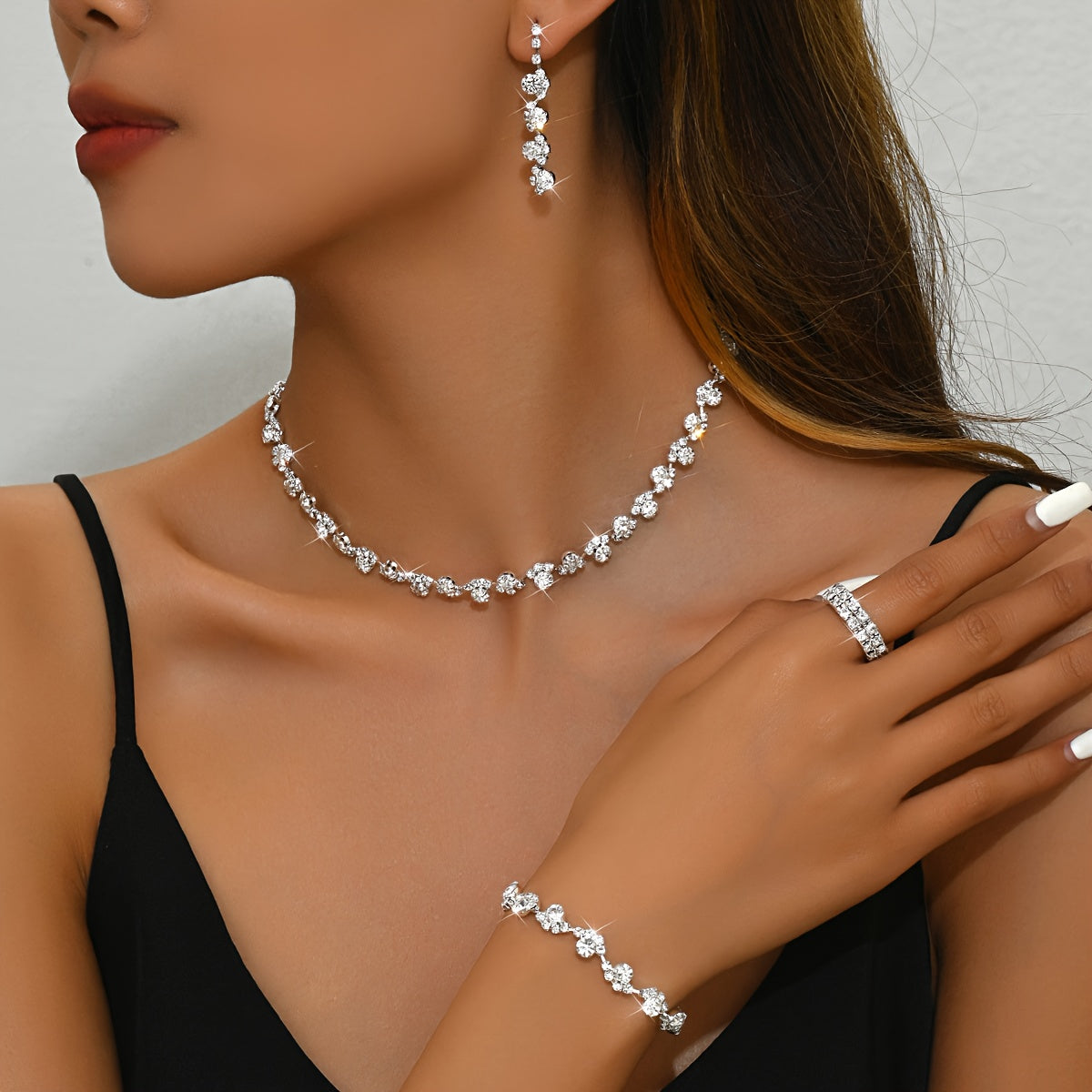 A Stylish And Elegant Wedding Jewelry Set, Including a Necklace, Earrings, Bracelet, And Ring, Perfect for Women'S Weddings, Parties, Dinners, Balls, And Gatherings, Featuring Sparkling And Luxurious Design.