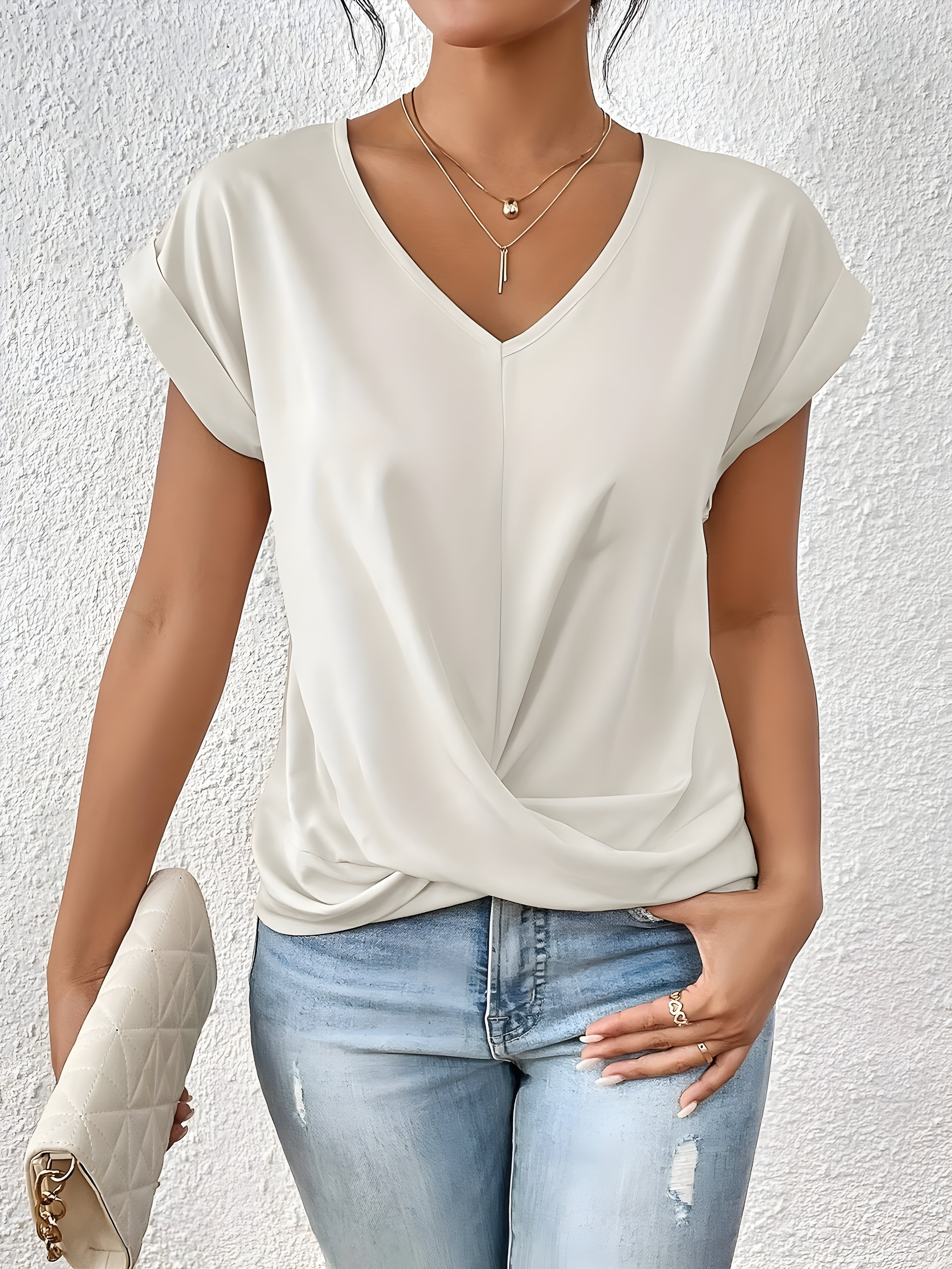 Amara | Twist V-Neck Top