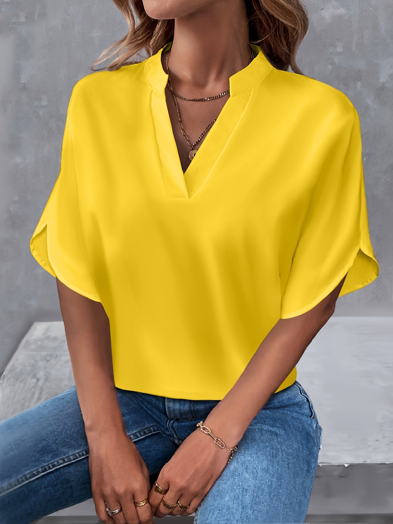 Noelle | Relaxed V-Neck Blouse