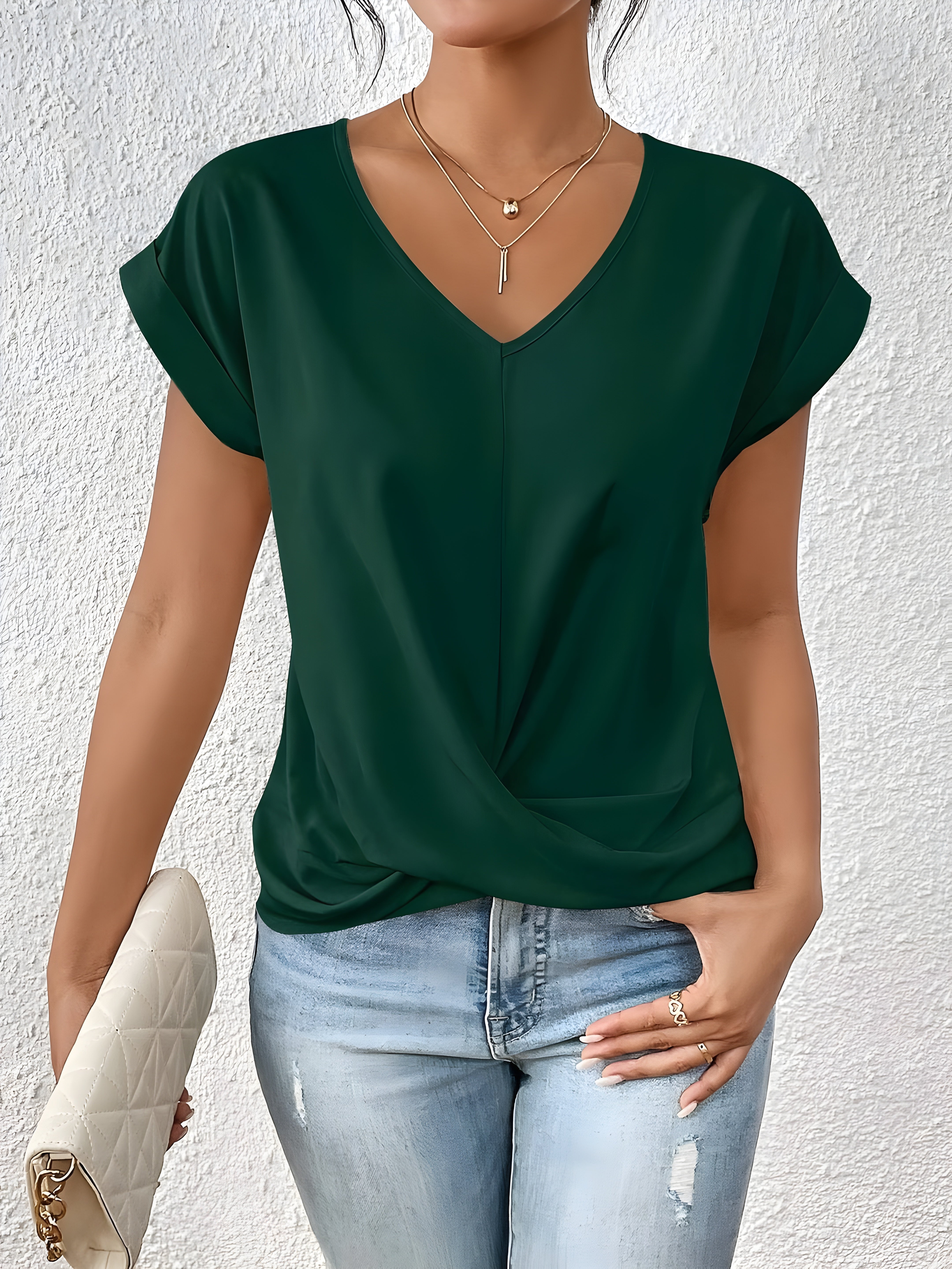 Amara | Twist V-Neck Top