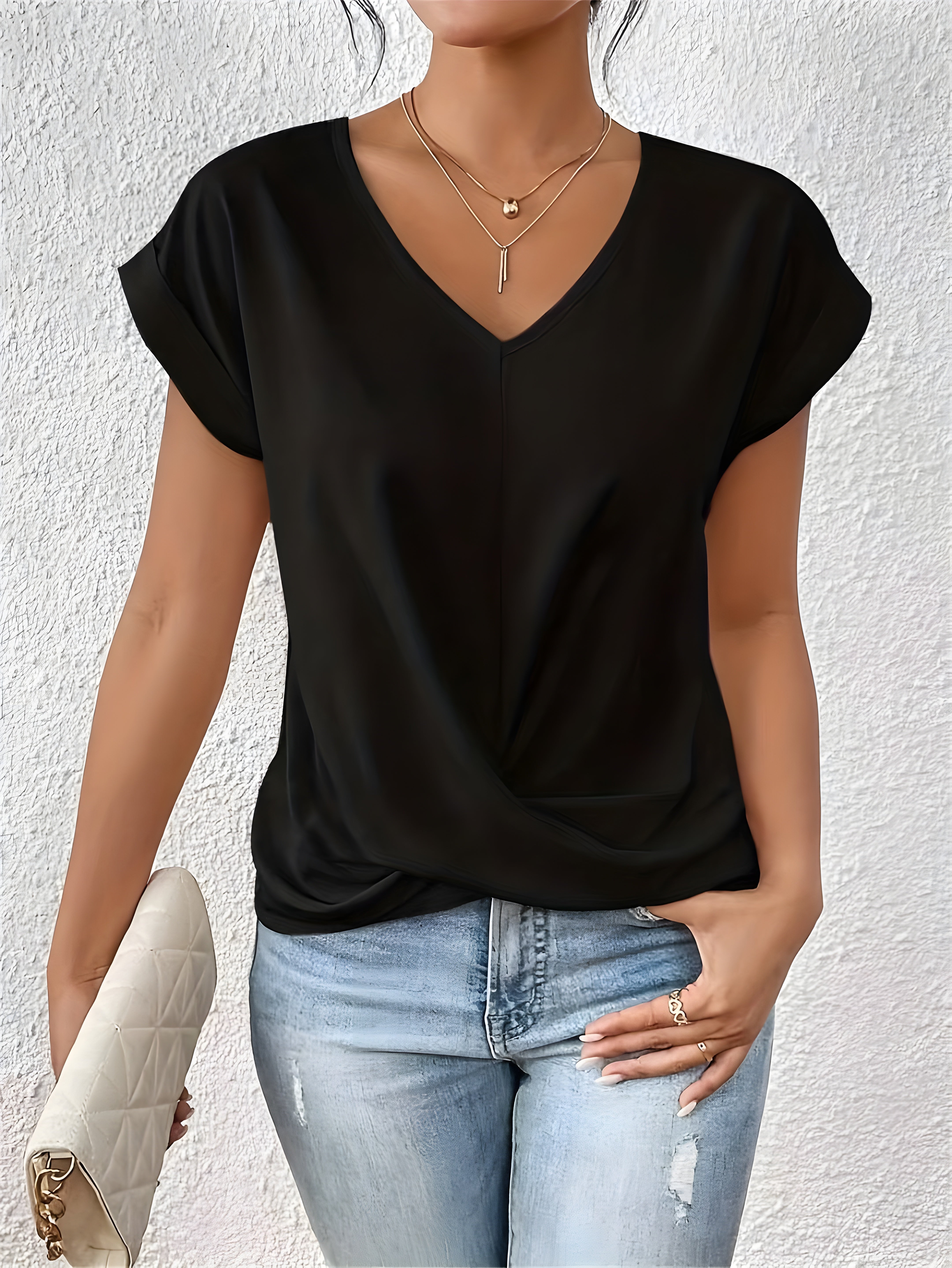 Amara | Twist V-Neck Top