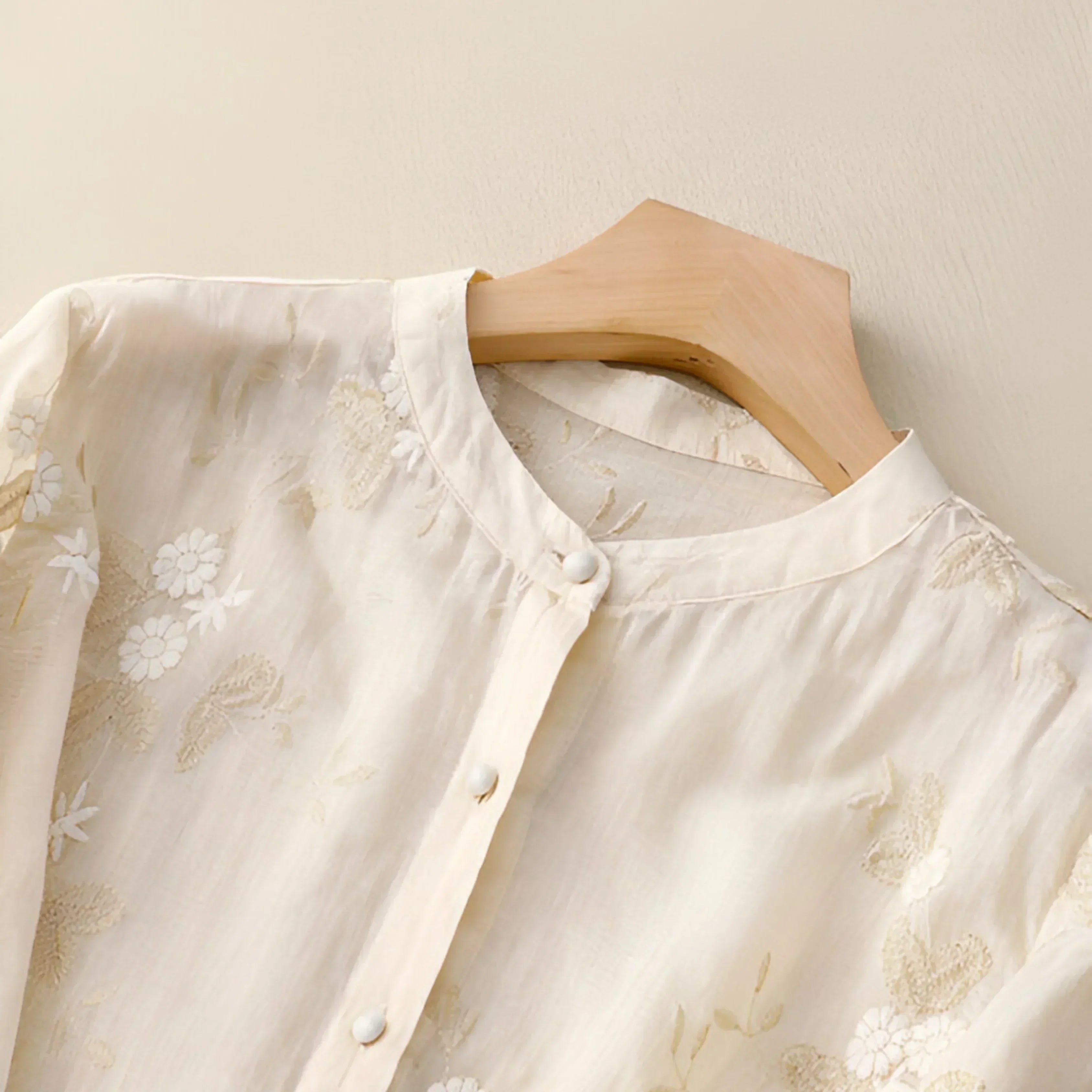 Mireille | Cotton Top with Embroidered Flowers