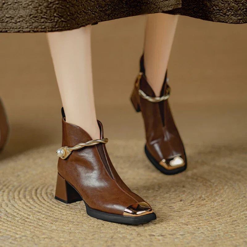 Avenya | Pearl Detail Boots