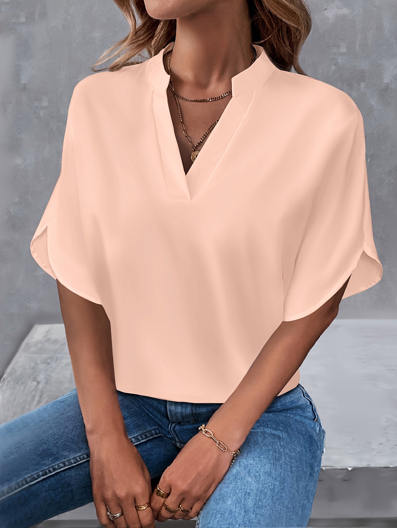 Noelle | Relaxed V-Neck Blouse