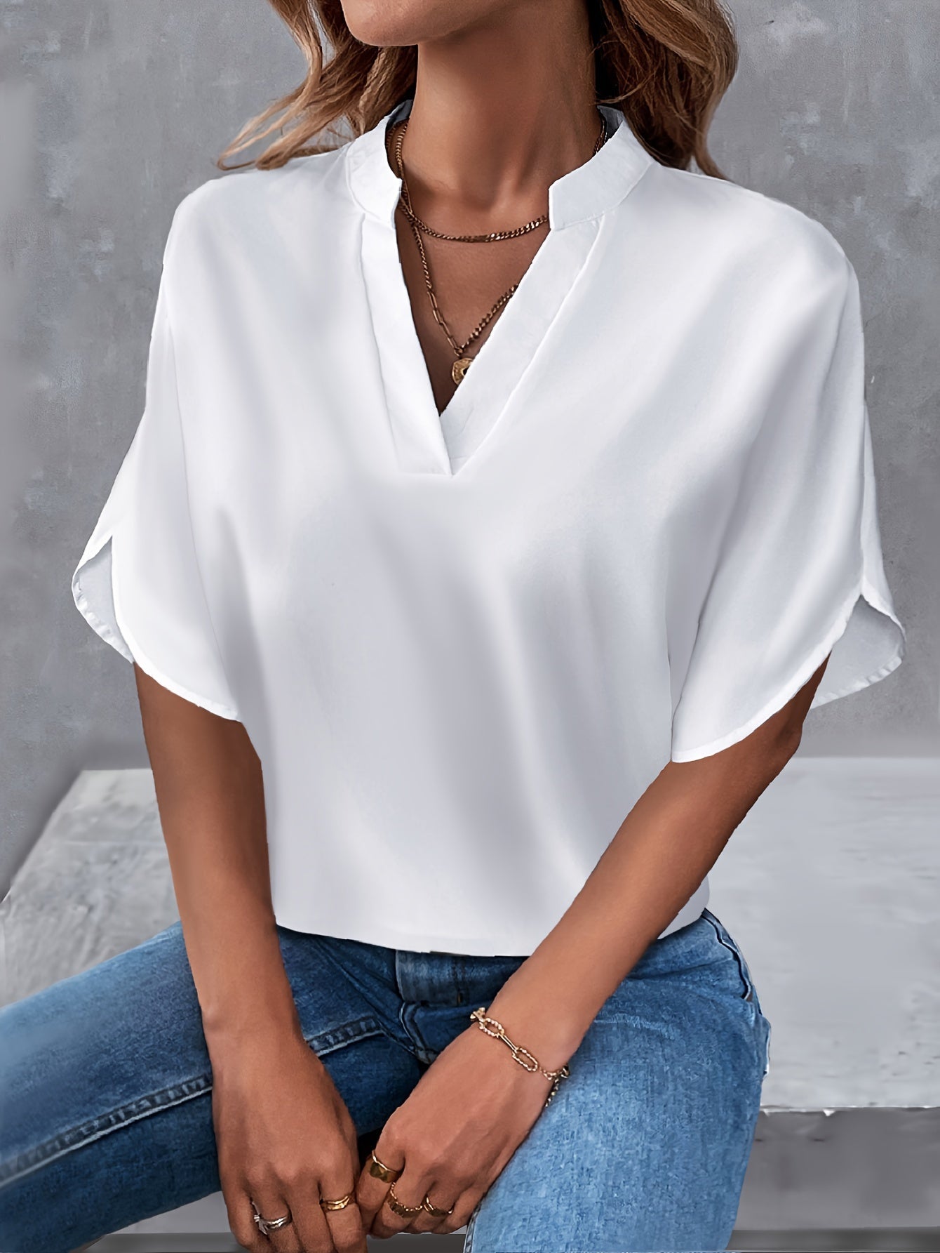 Noelle | Relaxed V-Neck Blouse