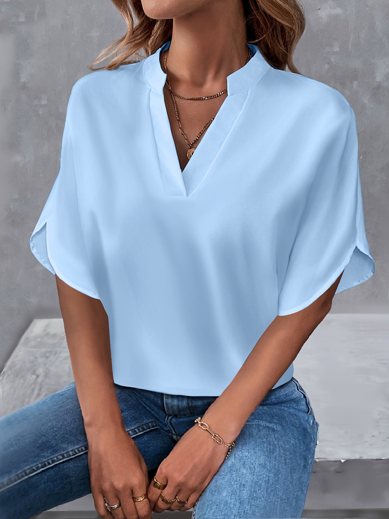 Noelle | Relaxed V-Neck Blouse